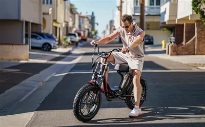 ¿Es normal que la batería de mi bicicleta eléctrica se caliente mientras se c...
